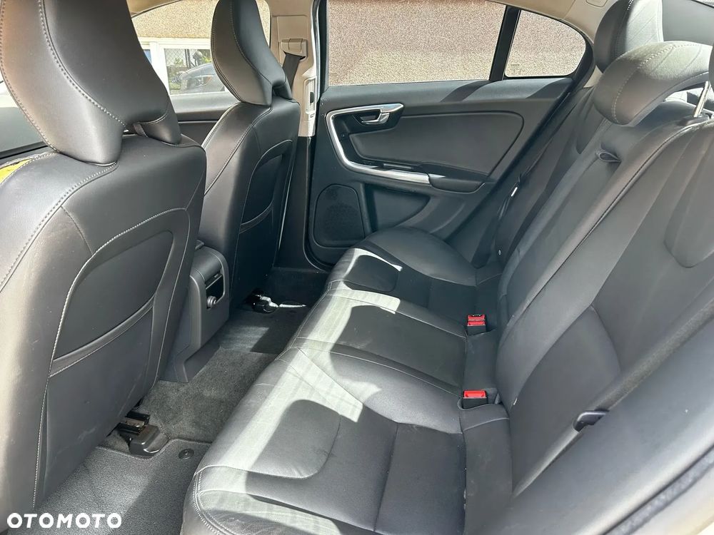 Volvo S60 T5 Drive-E Momentum - 18