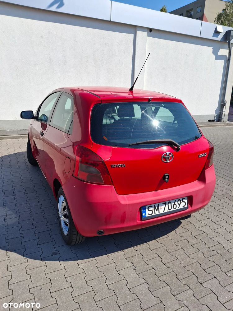 Toyota Yaris 1.0 Luna - 4