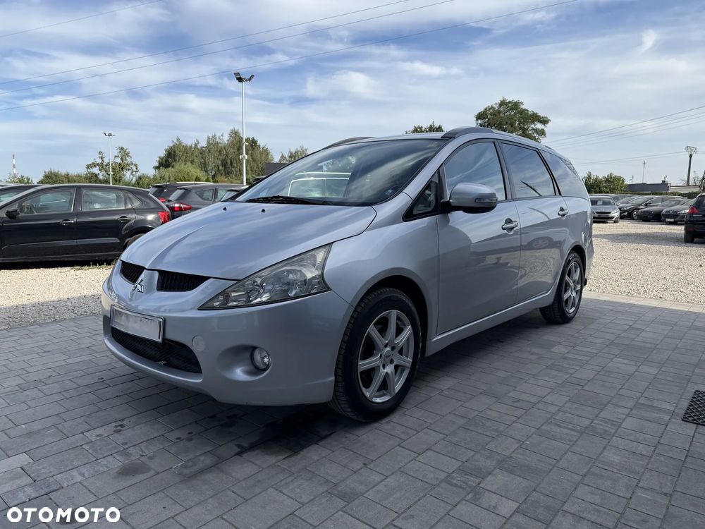 Mitsubishi Grandis 2.4 Inform - 10