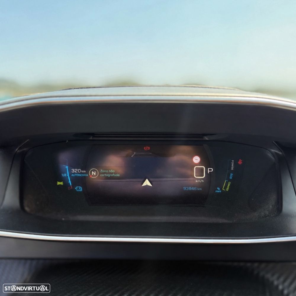 Peugeot e-2008 Allure Pack - 9
