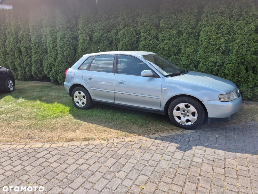 Audi A3 Sportback - 2