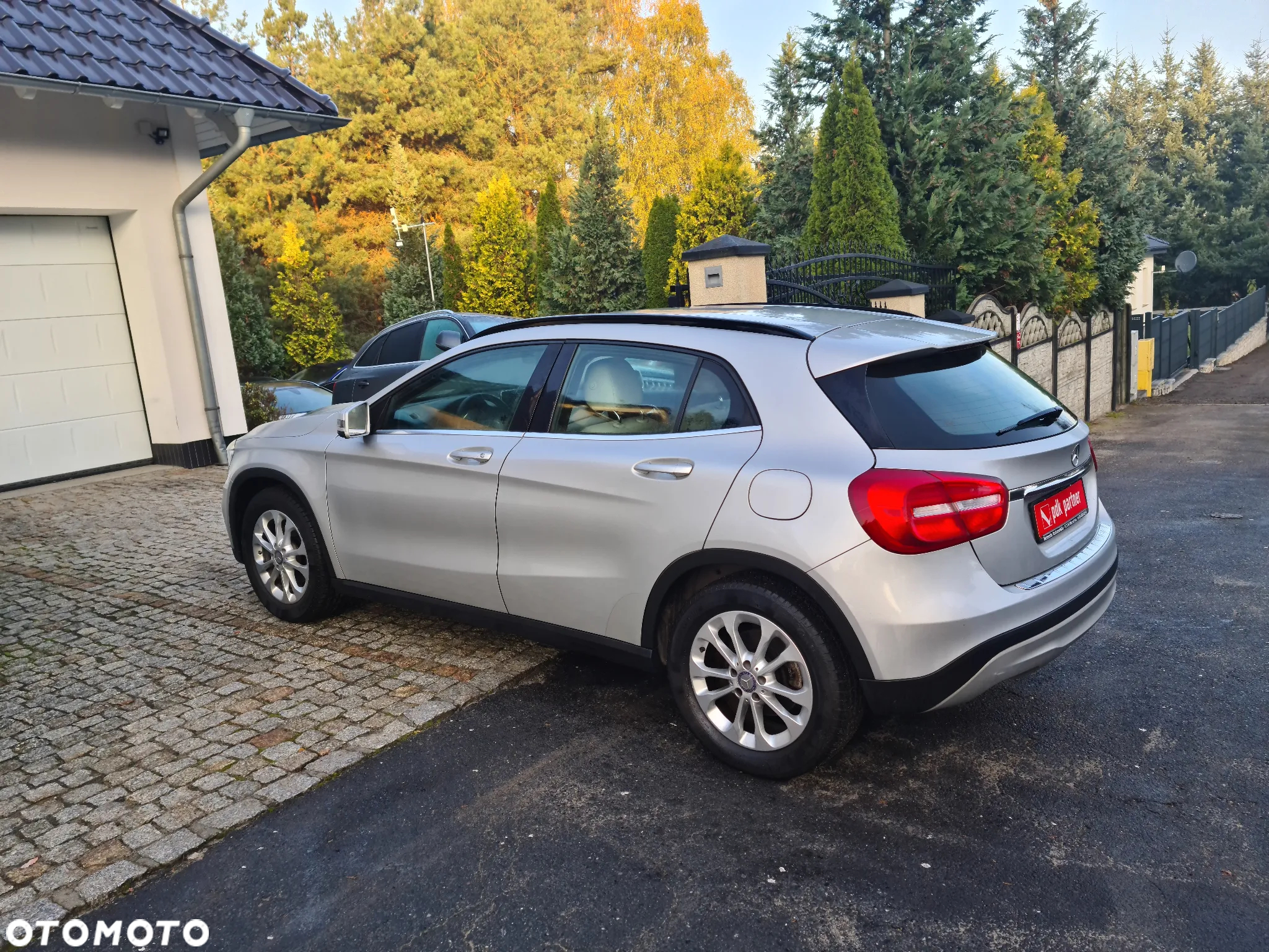 Mercedes-Benz GLA - 27