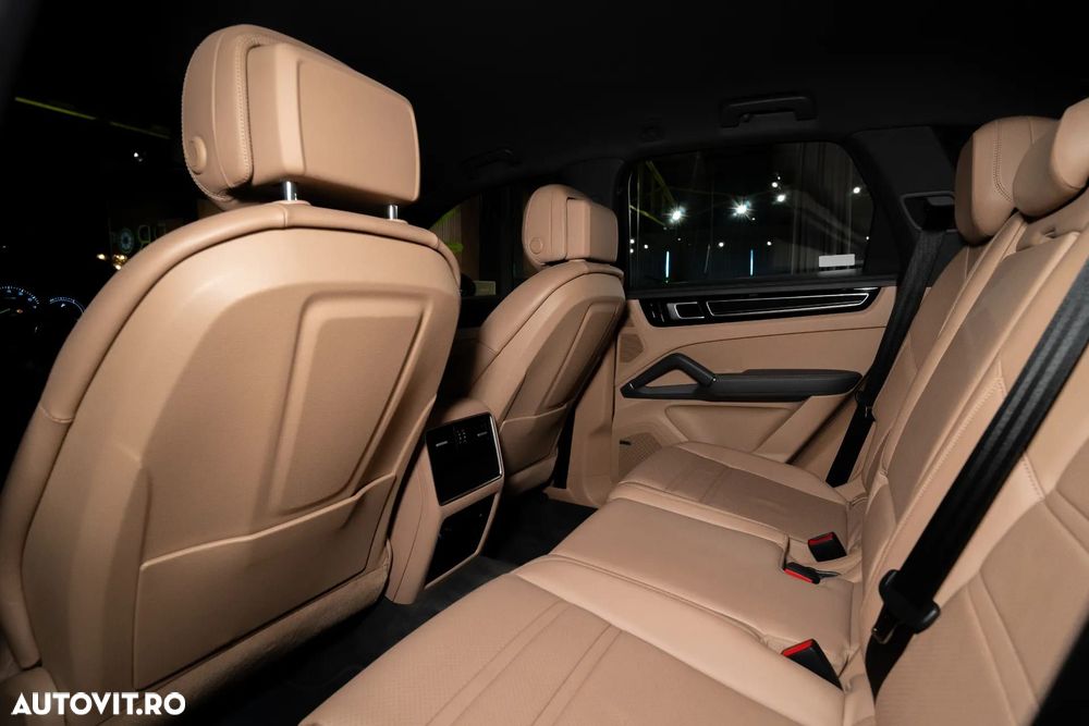 Porsche Cayenne - 37