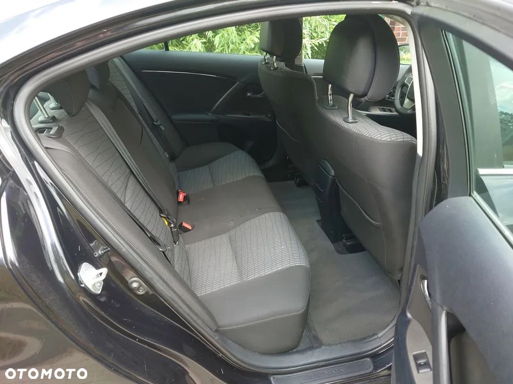 Toyota Avensis 1.8 Sol - 9
