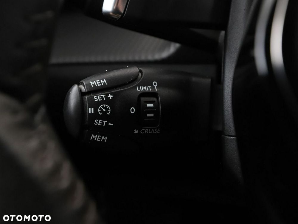 Peugeot 2008 1.5 BlueHDi Allure Pack S&S EAT8 - 35