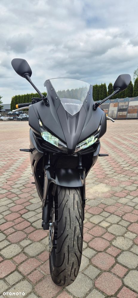 Honda CBR - 9