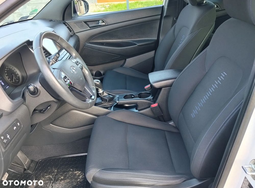 Hyundai Tucson 1.6 GDI BlueDrive GO 2WD - 12