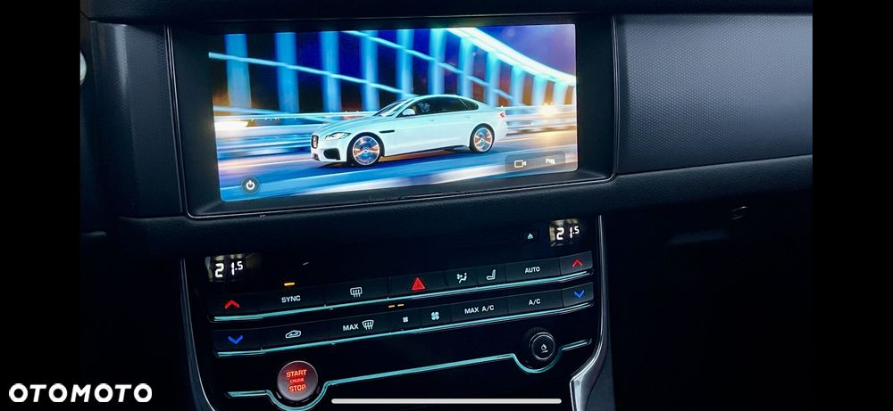 Jaguar XF 2.0 i4D R-Sport - 17