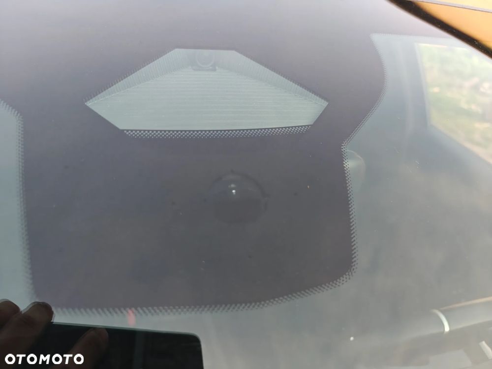 Peugeot 408 1.6 Plug-In Hybrid 180 GT EAT8 - 26