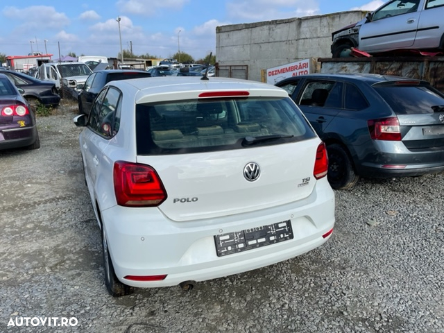 Dezmembrez VW Polo 6 R an 2014 1.2 TSI Blumotion Alb - 4