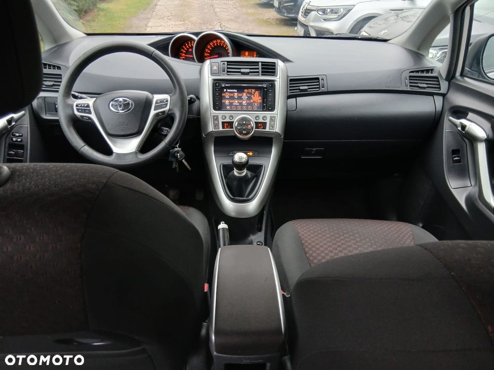 Toyota Verso 1.8 Executive - 33