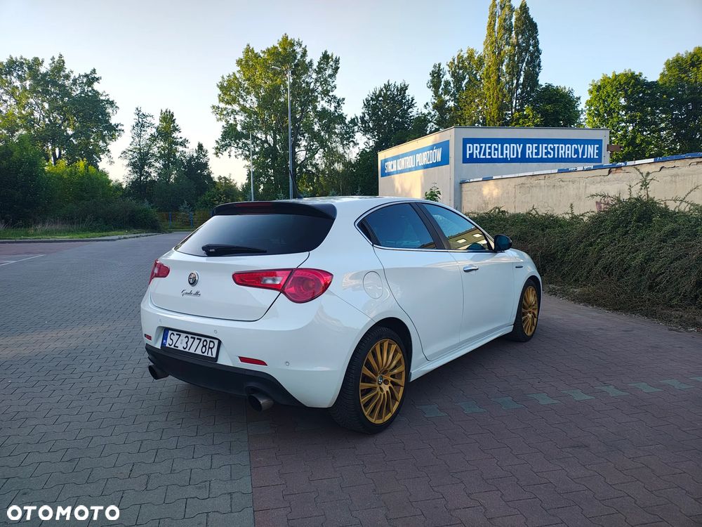 Alfa Romeo Giulietta 1750 TBi Quadrifoglio Verde - 5