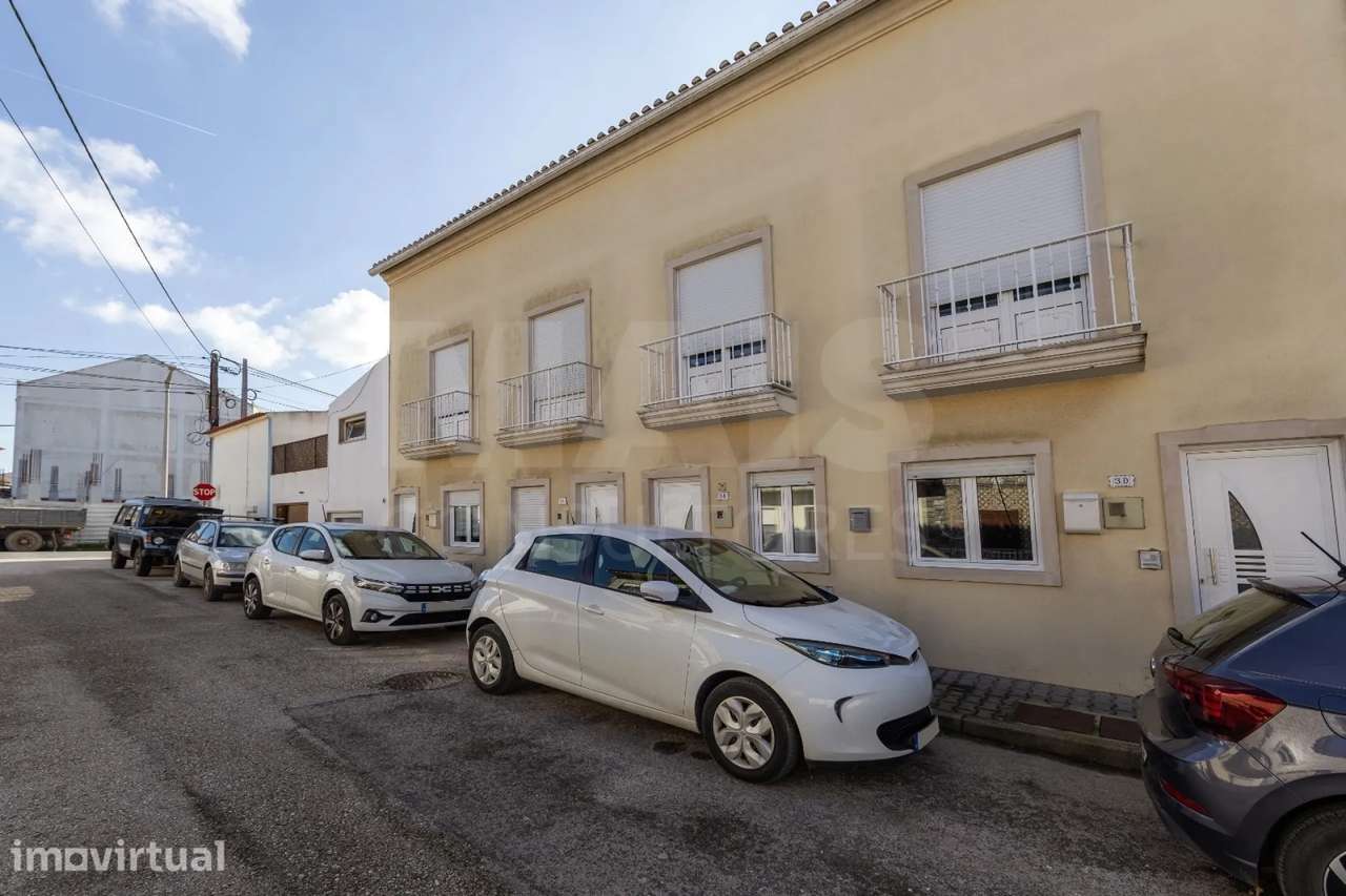 Apartamento T1 com Quintal Privativo no Centro de Ferrel - Grande imagem: 3/10