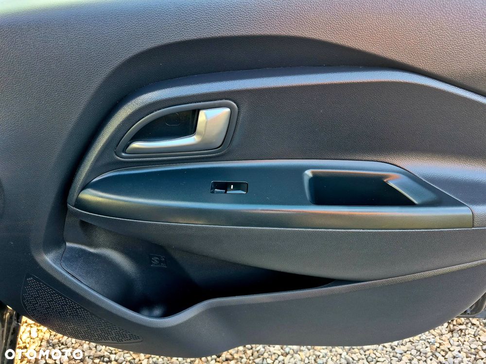 Kia Rio 1.2 Fifa World Cup Edition - 12