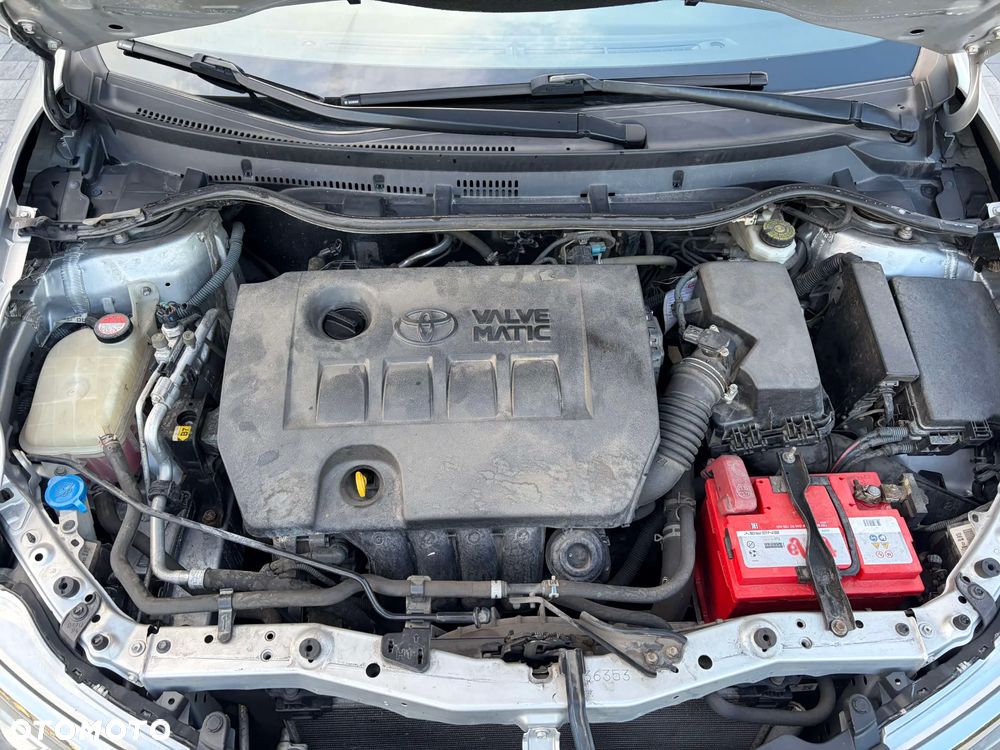 Toyota Auris 1.6 Premium - 19