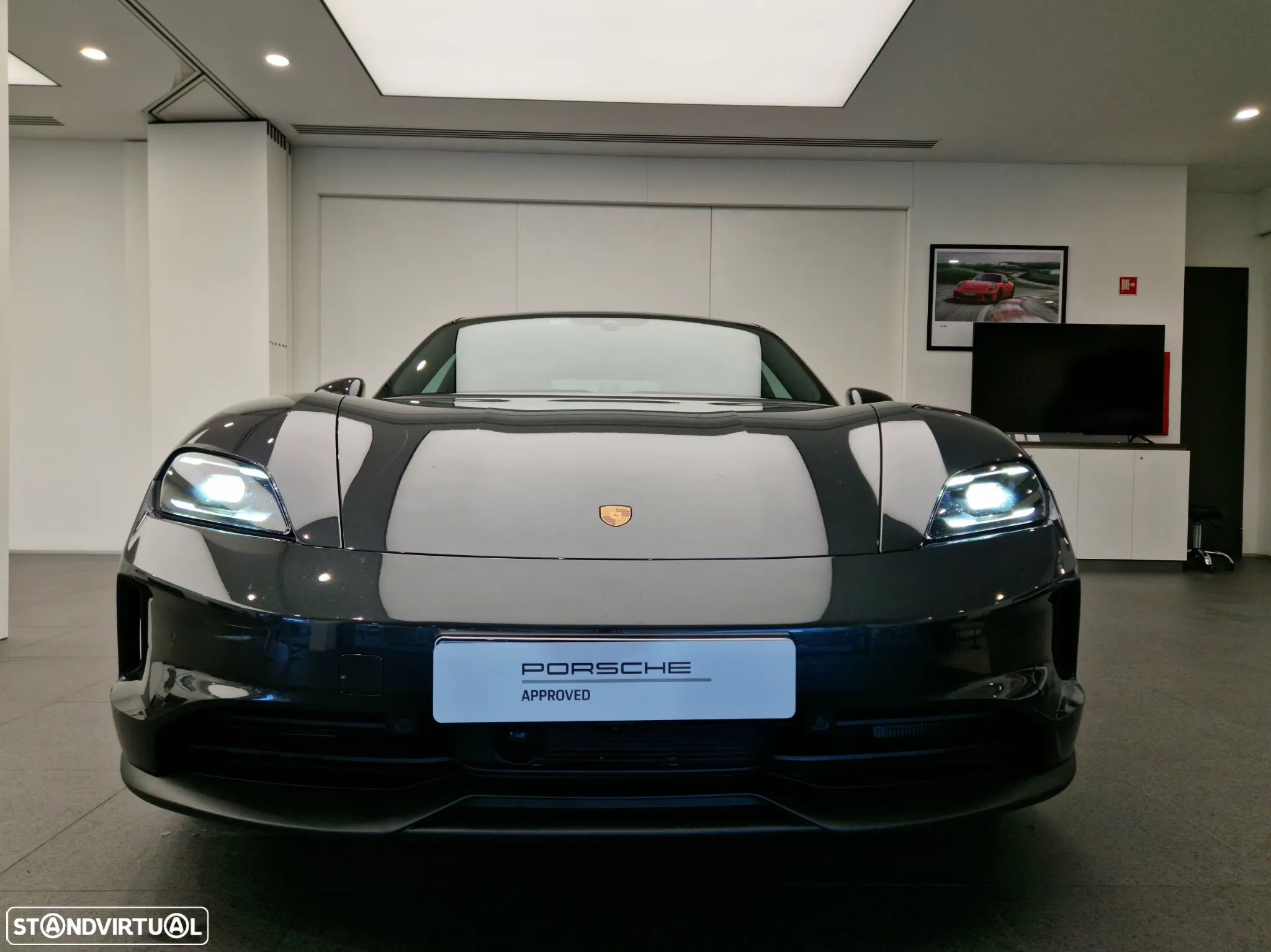 Porsche Taycan Standard - 11
