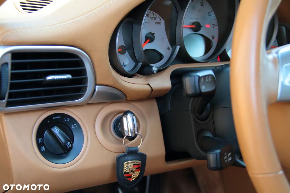 Porsche 911 Carrera S - 12