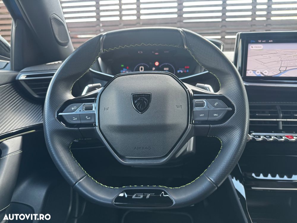 Peugeot 2008 PureTech 130 EAT8 GT - 22