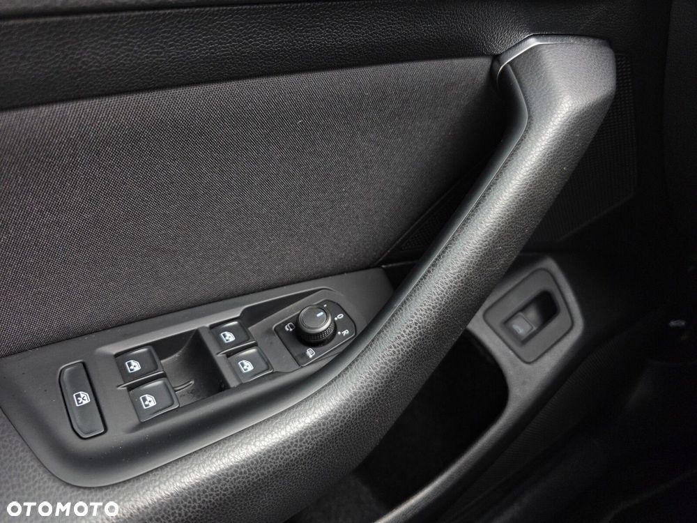 Volkswagen Passat Variant 2.0 TDI Business DSG - 10