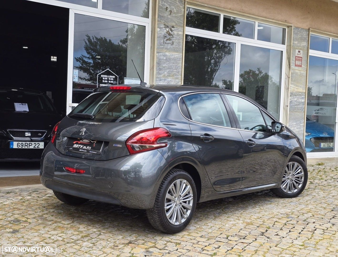 Peugeot 208 1.2 PureTech Allure EAT6 - 12