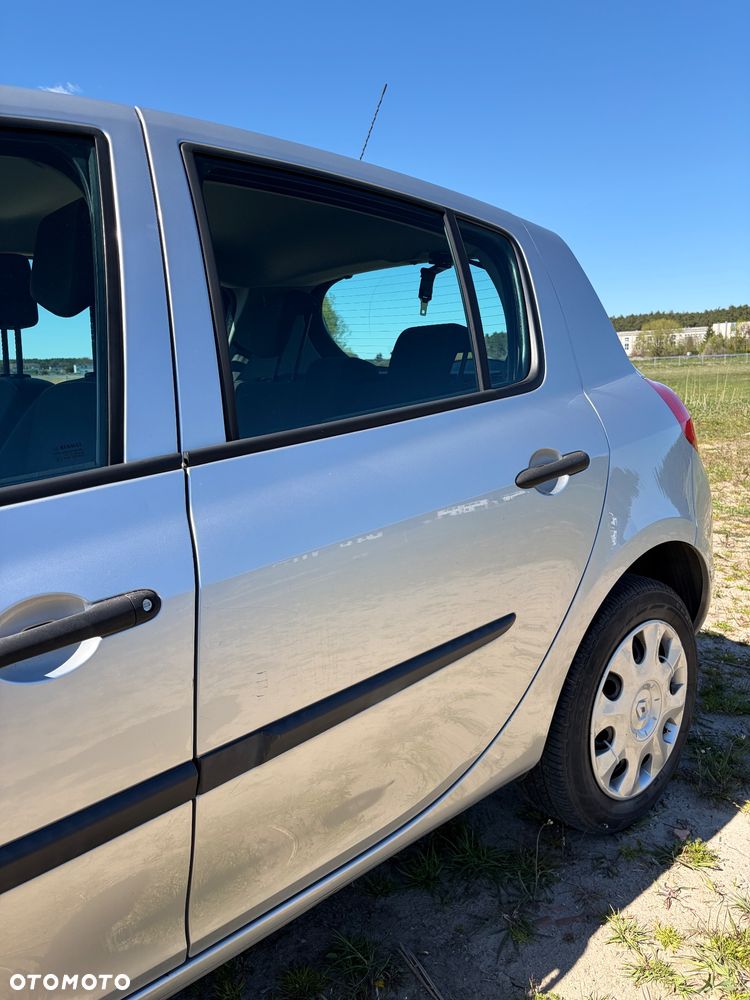Renault Clio - 30