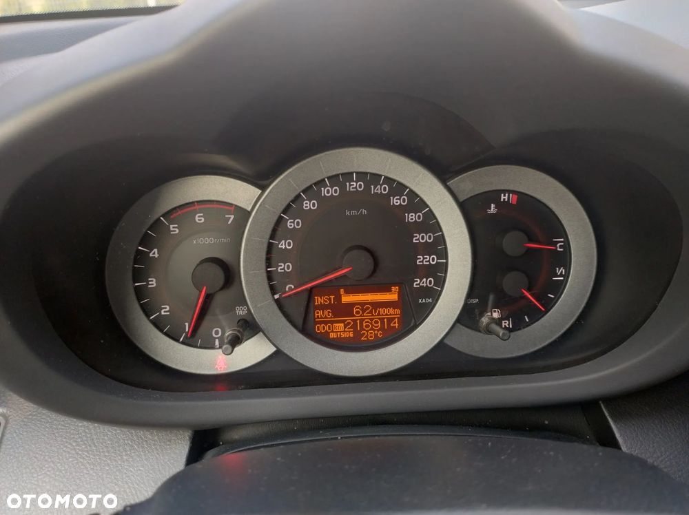 Toyota RAV4 2.2 D-4D Prestige - 9