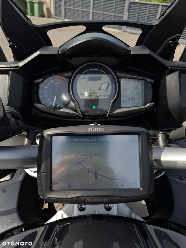 Yamaha FJR - 8