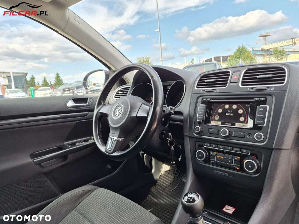 Volkswagen Golf - 6