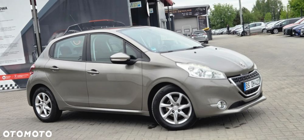 Peugeot 208 - 19