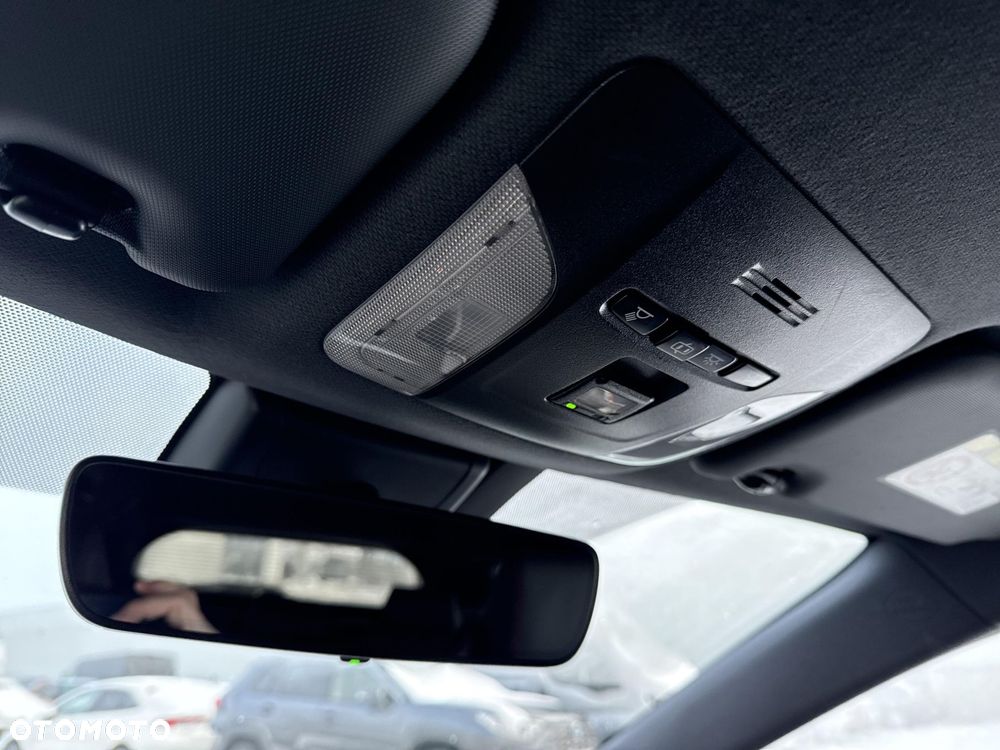 Toyota Corolla 1.8 Hybrid Selection - 28