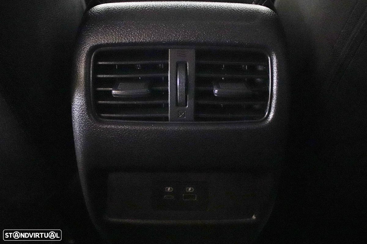 Nissan Qashqai 1.3 DIG-T N-Connecta - 25