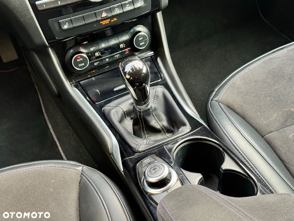 Infiniti Q30 1.5d Premium - 33