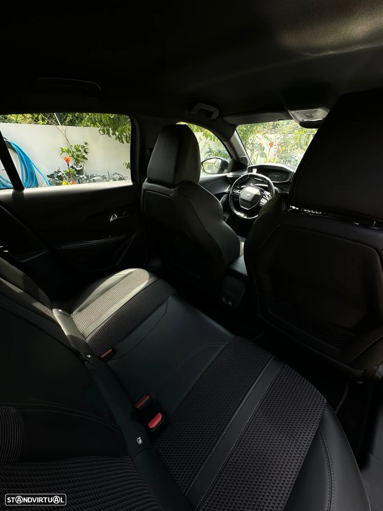 Peugeot 208 1.2 PureTech GT Line EAT8 - 8