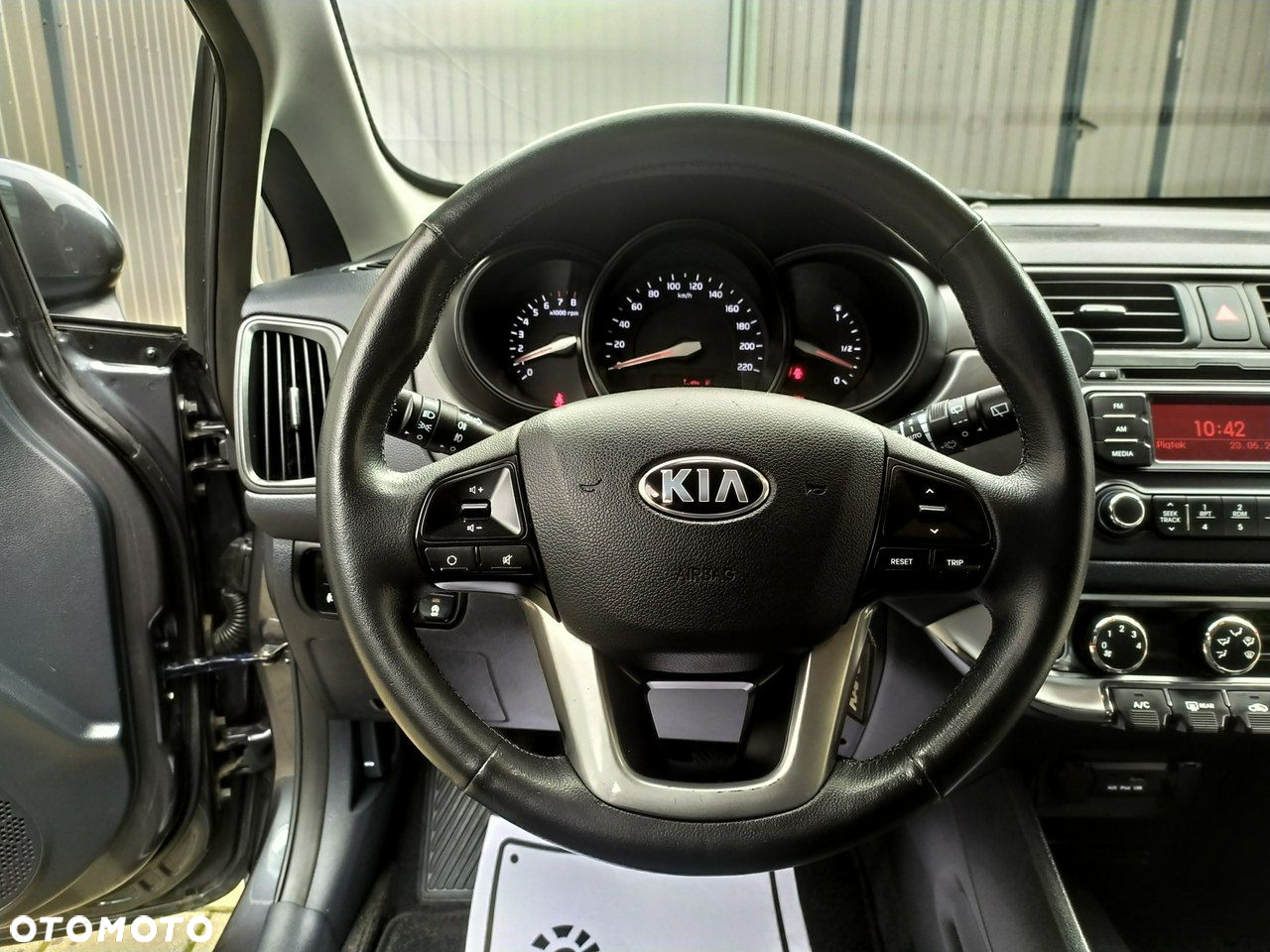 Kia Rio 1.4 L - 18