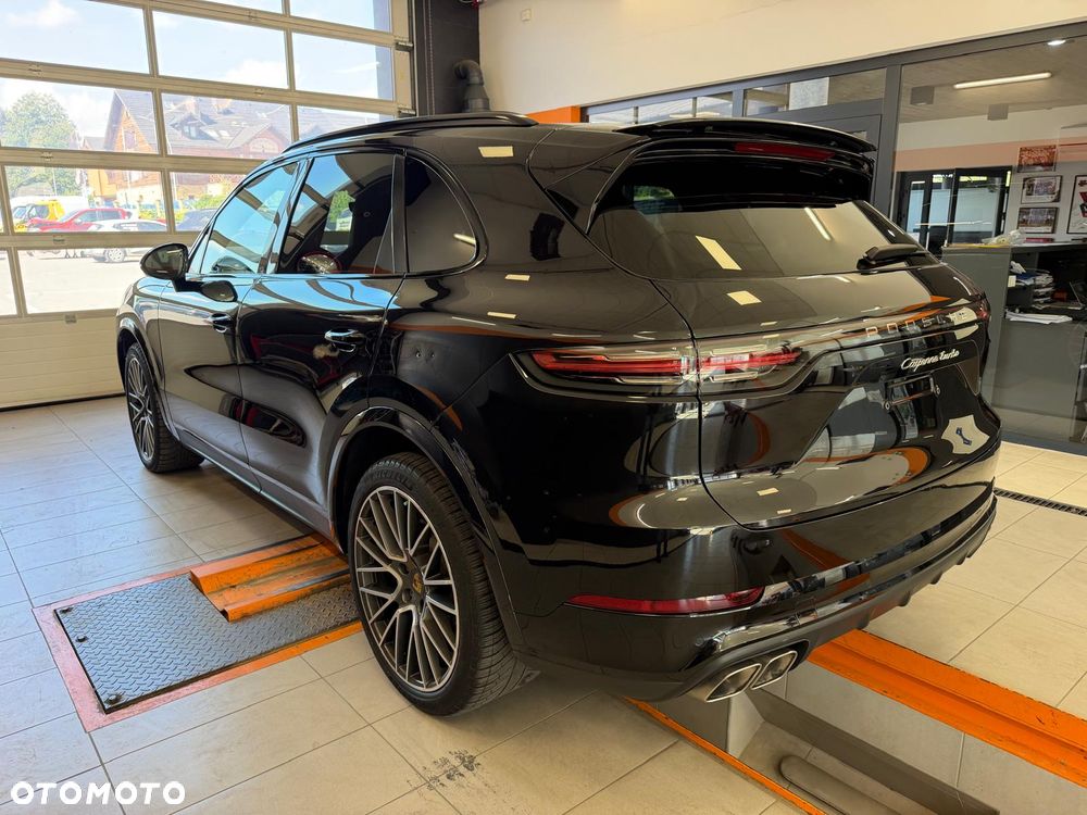 Porsche Cayenne - 3
