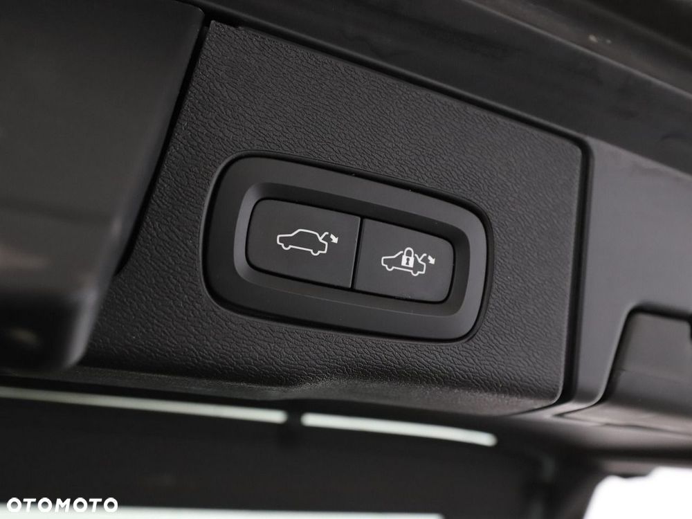 Volvo XC 60 D4 SCR R-Design - 40