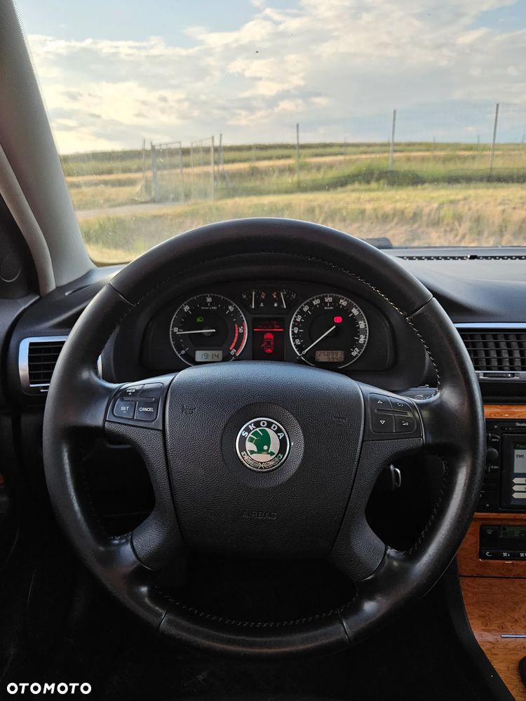 Skoda Superb 2.0 TDI DPF Elegance - 10