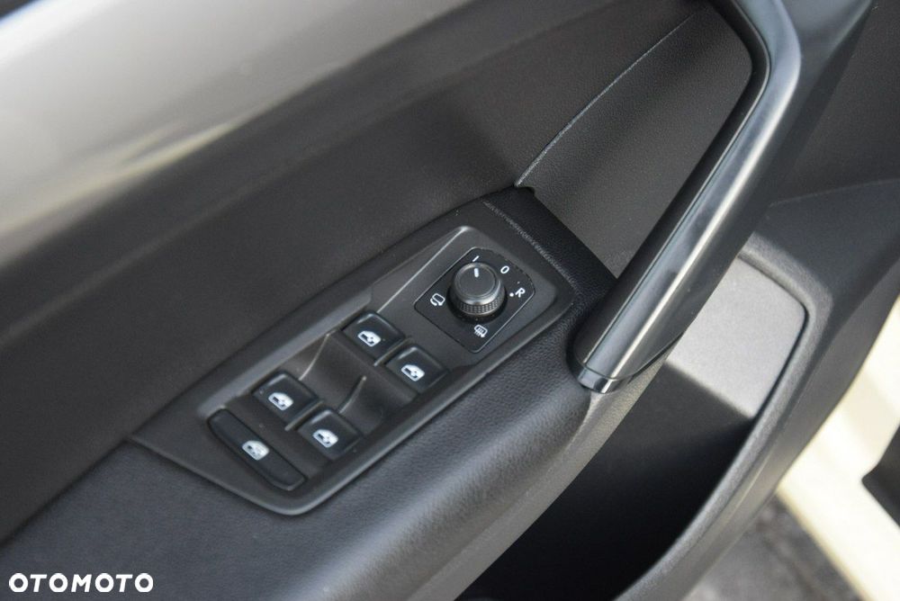 Volkswagen Touran - 15