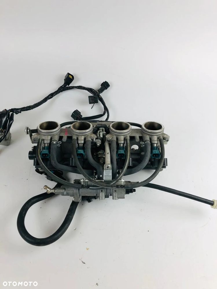 Yamaha FZ8 10-15 Przepustnice Wtryskiwacze - 4