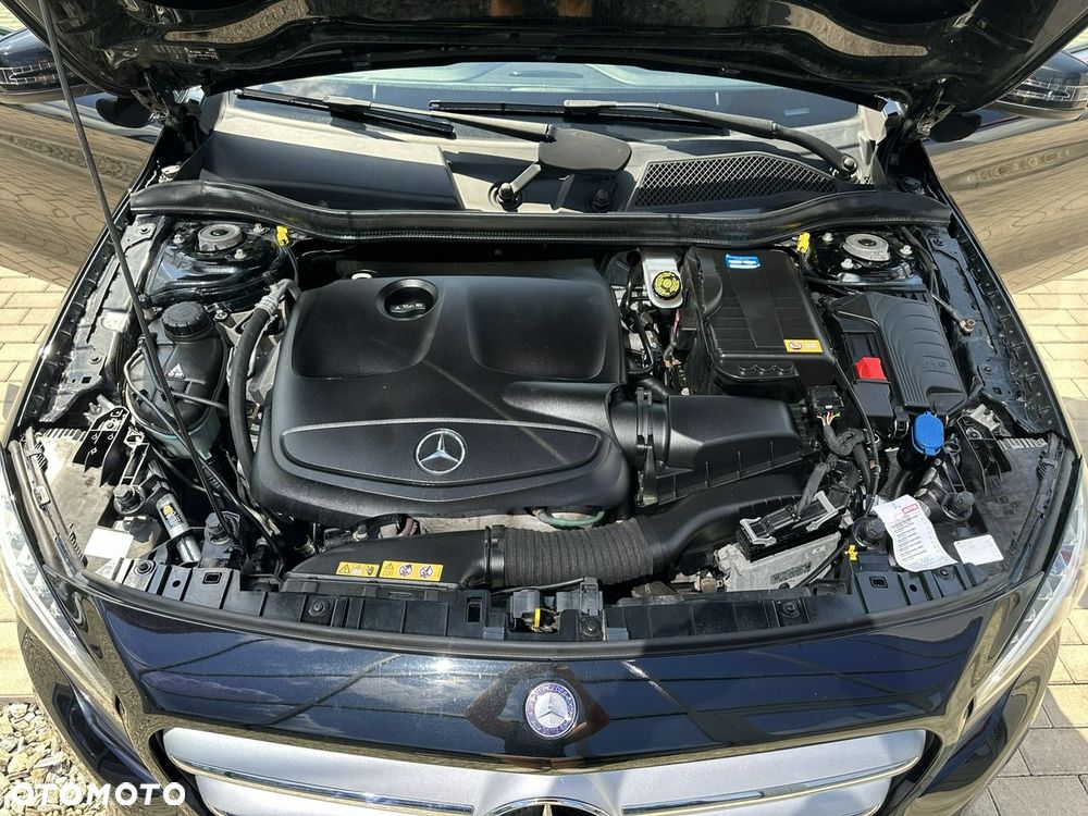 Mercedes-Benz GLA 200 7G-DCT Style - 32
