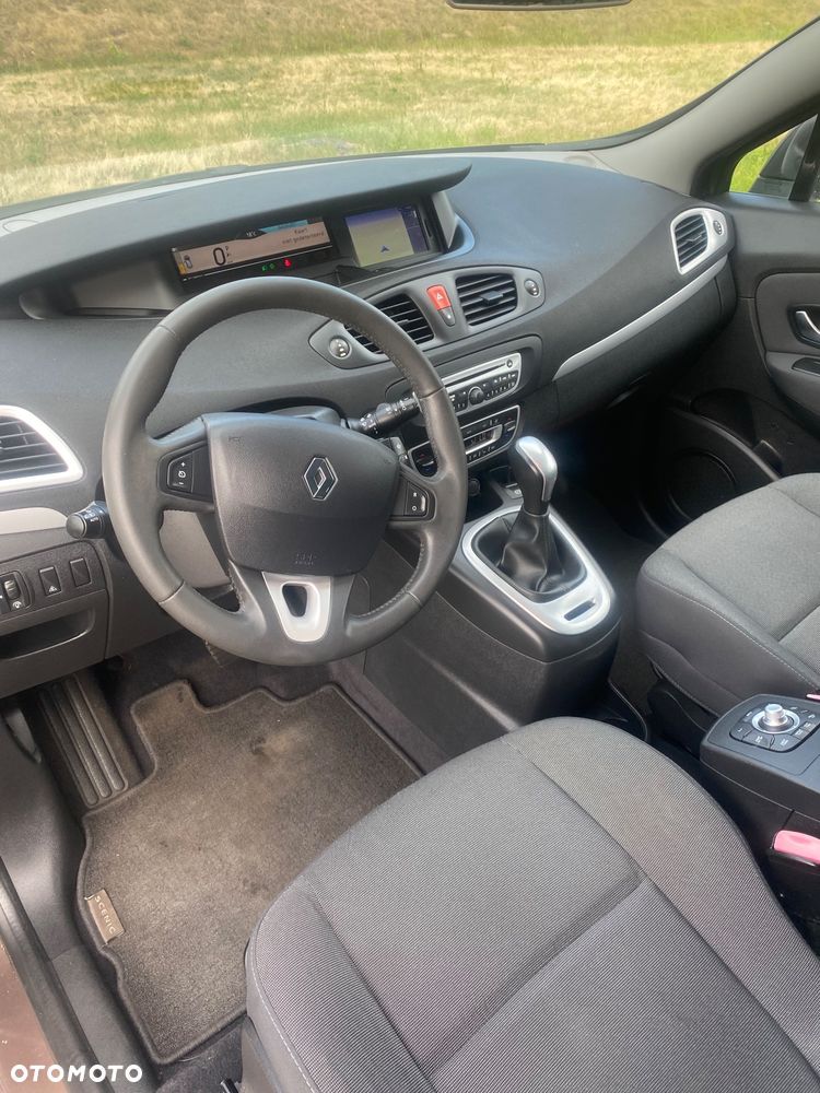 Renault Scenic - 11