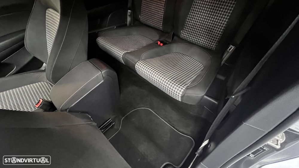 VW Scirocco 2.0 TDI Sport - 38