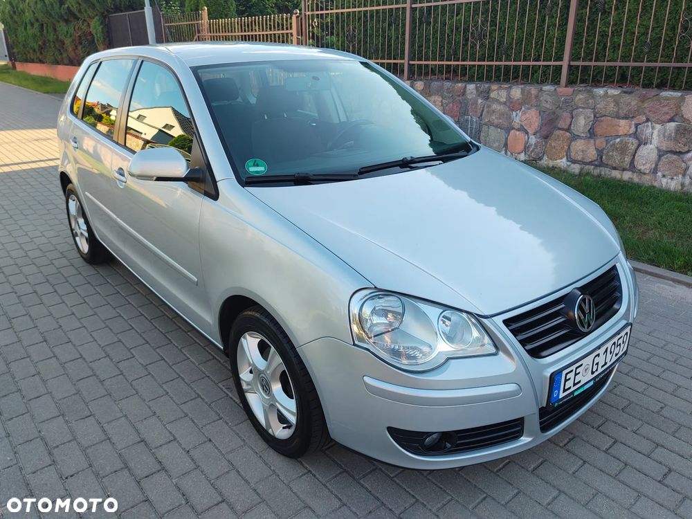 Volkswagen Polo 1.4 Comfortline - 24