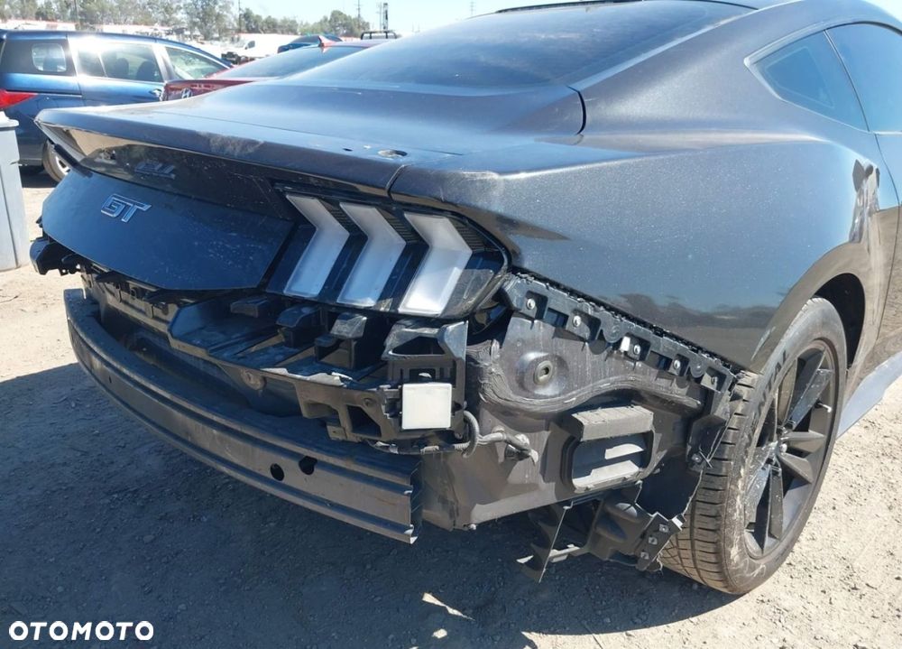 Ford Mustang - 7