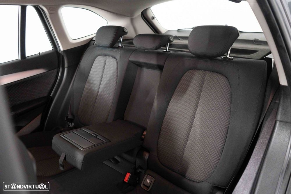 BMW X1 25 e xDrive Corporate Edition - 10