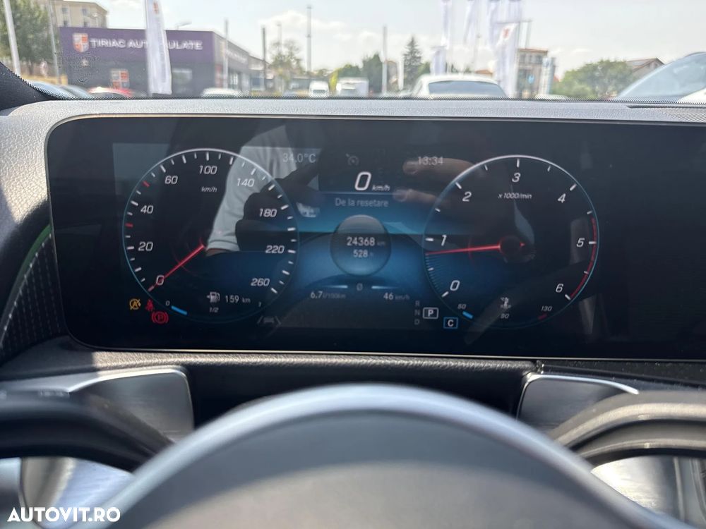 Mercedes-Benz GLB - 14
