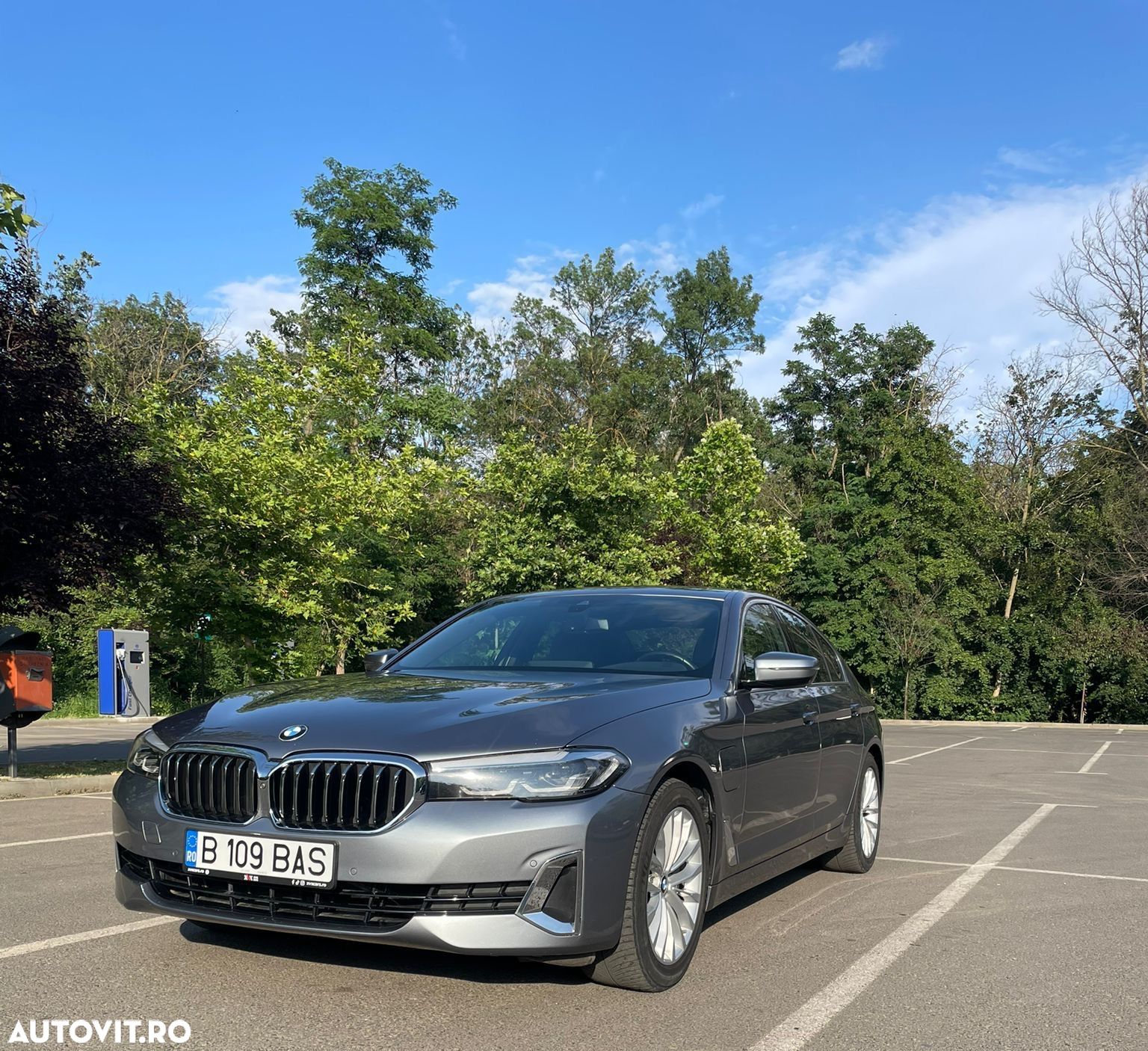 BMW Seria 5 520i Touring Aut. Luxury Line - 1