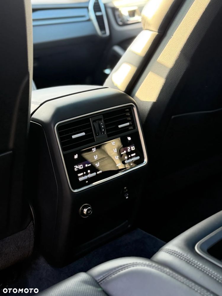 Porsche Cayenne Turbo - 37