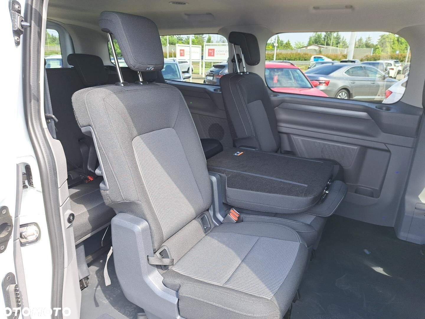 Volkswagen Caravelle - 20