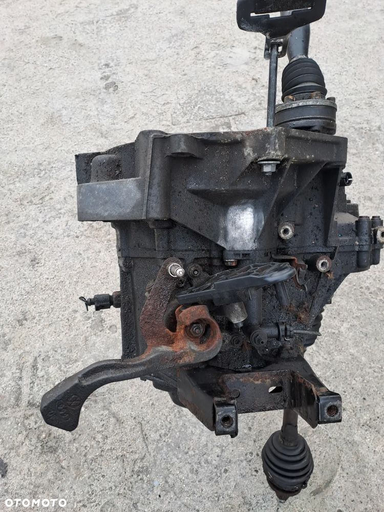 Skoda Fabia II 1.4 16V 2014r. skrzynia biegów kod LVG - 2